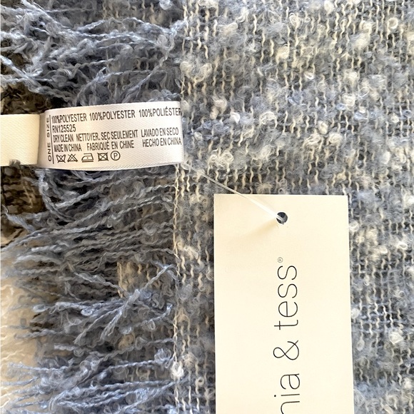 🩵 “Mia & Tess” Blanket Scarf Shawl. Pretty Shades Blue, Gray & Black Pattern. - Picture 4 of 8